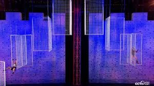 球星赛后向看台深深鞠躬